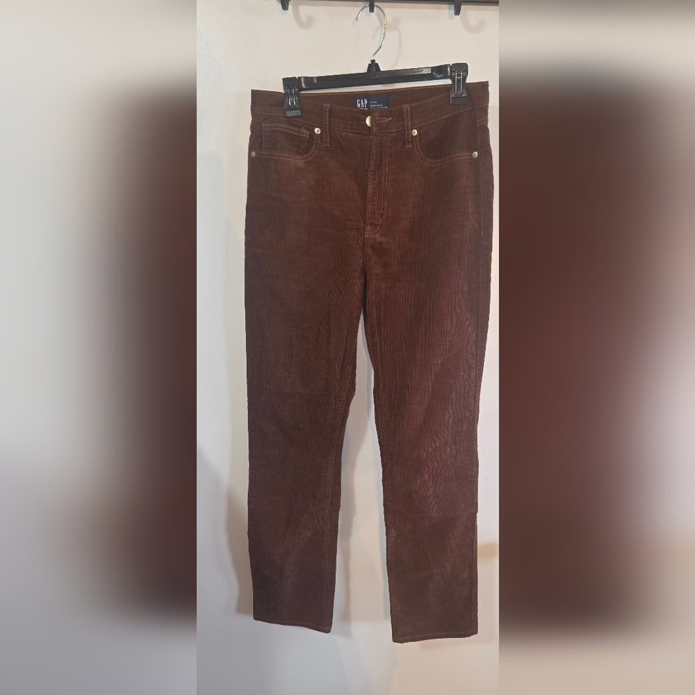 GAP Men's Corduroy Pants in Deep Brown